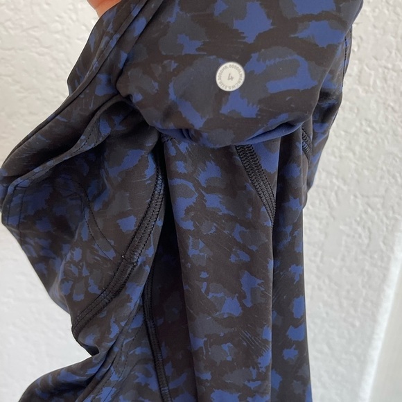 Lululemon Fast and Free Crop Wild Thing Camo Larkspur Multi - Picture 6 of 6